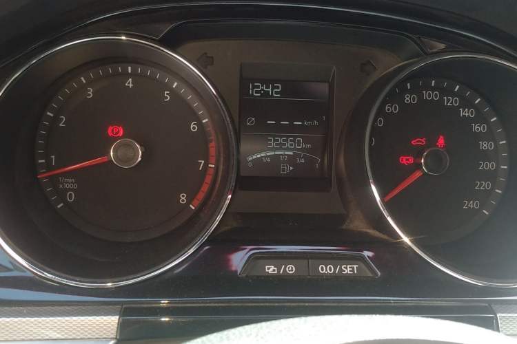 Used Volkswagen Bora 2016 1.6L Manual Comfort Model Odometer Close Up