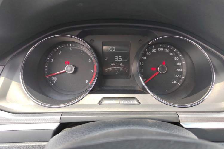 Used Volkswagen Bora 2016 1.6L Manual Fashion Edition Odometer Close Up