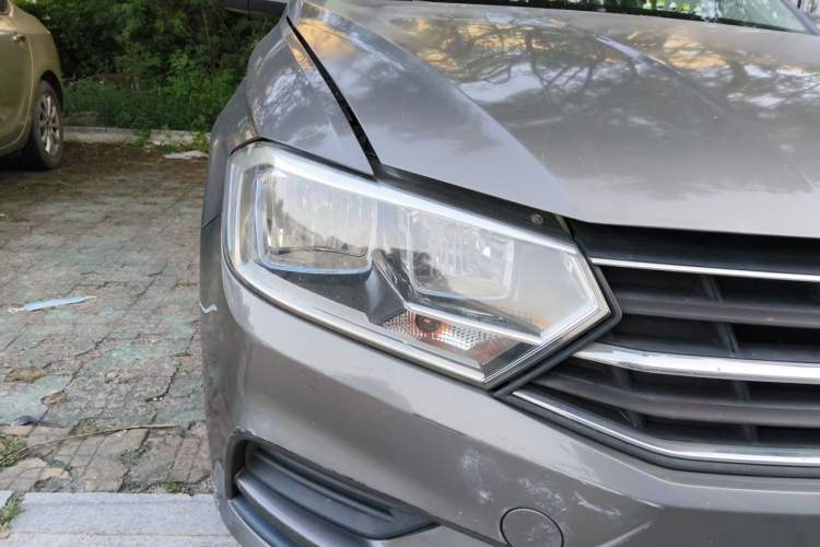 Used Volkswagen Bora 2016 1.6L Automatic Fashion Model Right Front Headlight