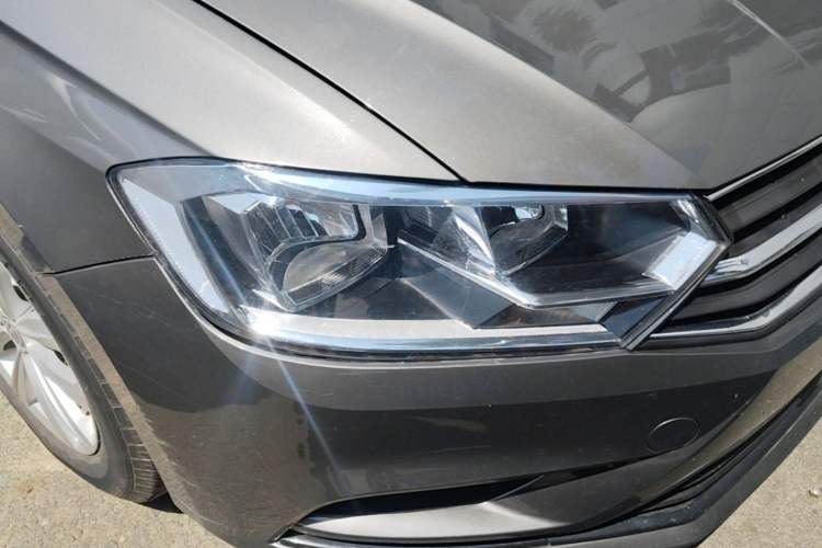 Used Volkswagen Bora 2016 1.6L Manual Fashion Edition Right Front Headlight