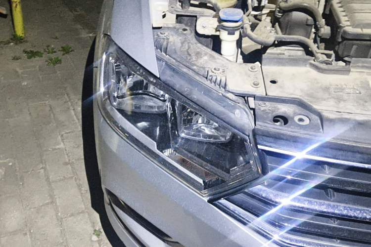 Used Volkswagen Bora 2016 1.6L Automatic Comfort Model Right Front Headlight