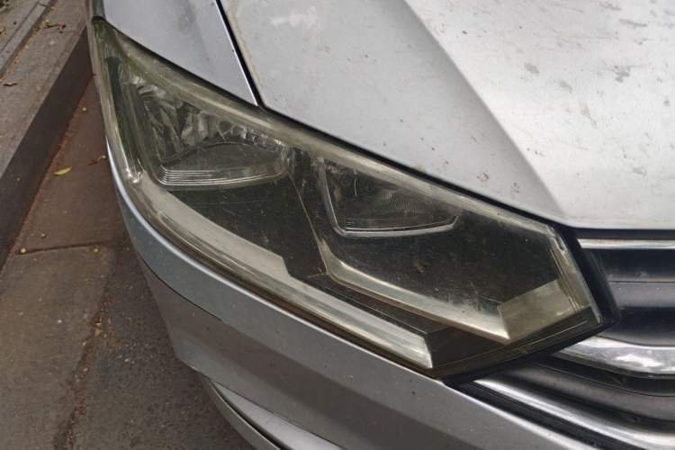Used Volkswagen Bora 2016 1.6L Automatic Fashion Model Right Front Headlight