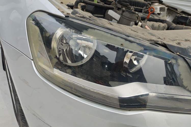 Used Volkswagen Bora 2016 1.6L Manual Comfort Model Right Front Headlight