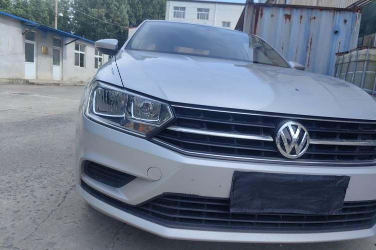 Used Volkswagen Bora 2016 1.6L Automatic Fashion Model Right Front Headlight