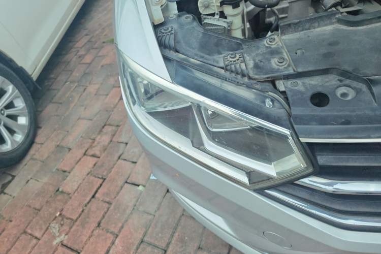 Used Volkswagen Bora 2016 1.6L Manual Fashion Edition Right Front Headlight