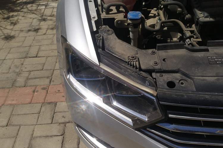 Used Volkswagen Bora 2016 1.6L Manual Comfort Model Right Front Headlight