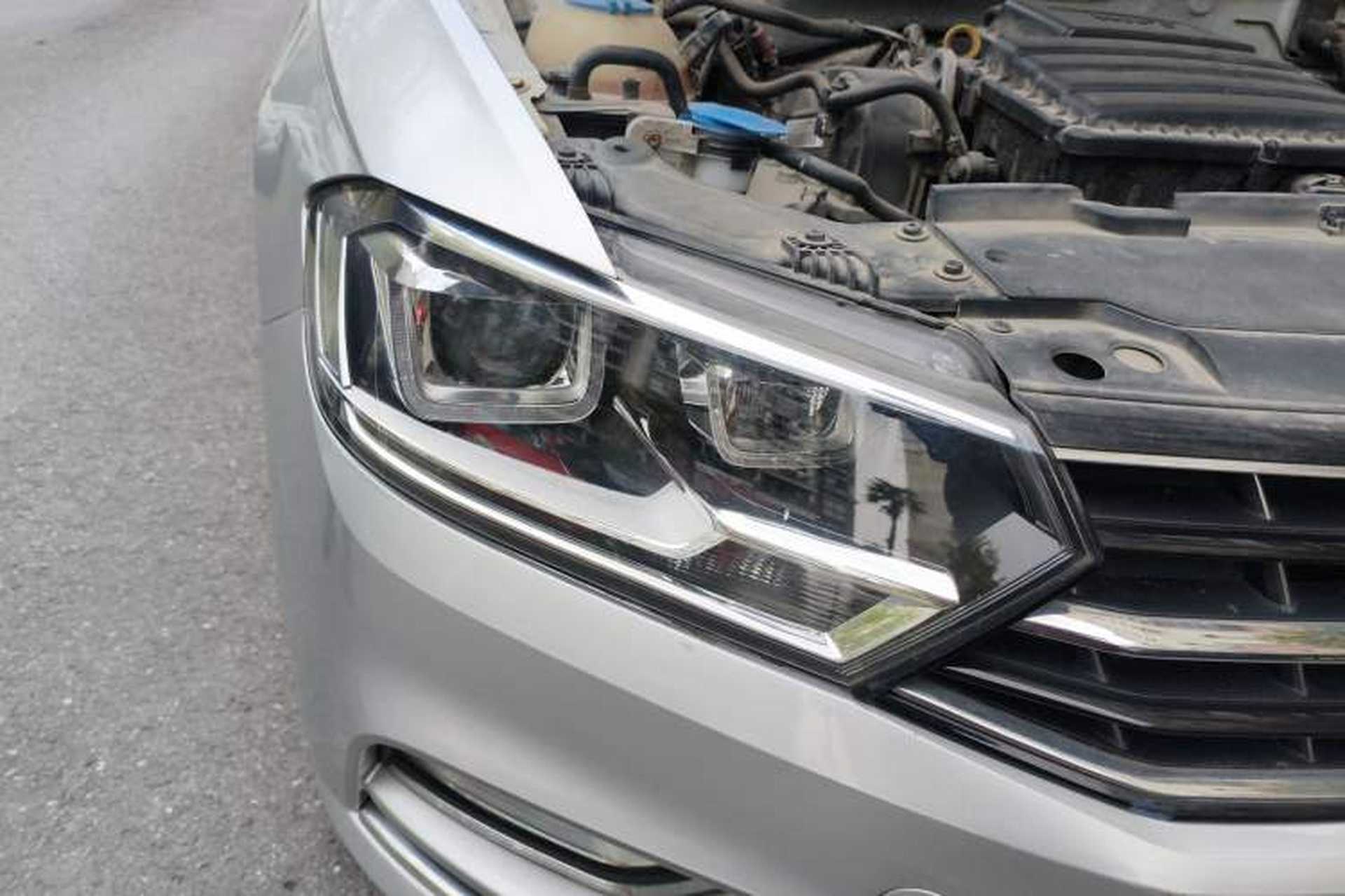 Used Volkswagen Bora 2016 1.6L Automatic Comfort Model Right Front Headlight