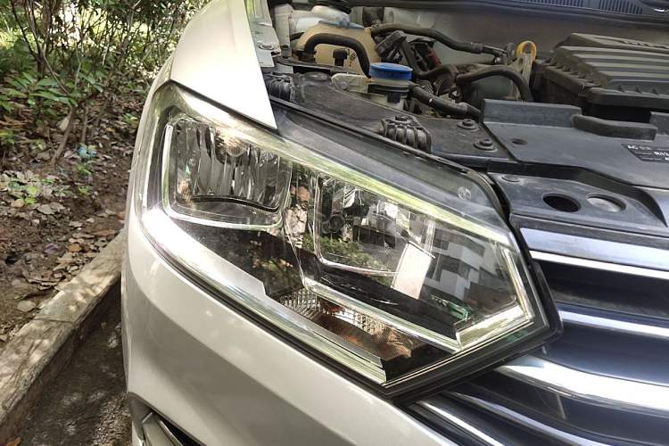 Used Volkswagen Bora 2016 1.6L Automatic Comfort Model Right Front Headlight