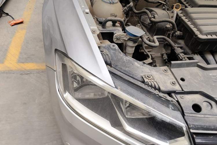 Used Volkswagen Bora 2016 1.6L Automatic Comfort Model Right Front Headlight