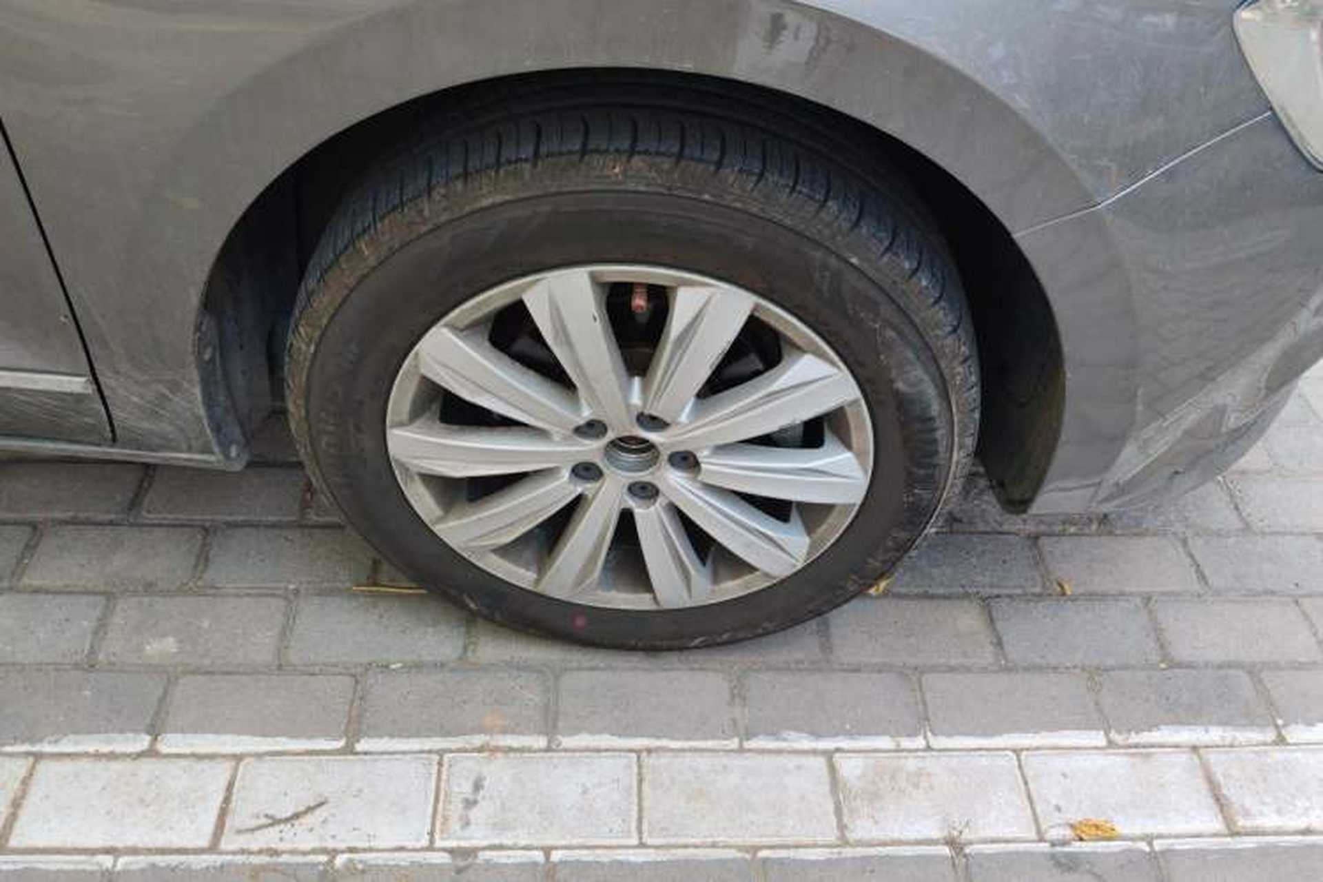 Used Volkswagen Bora 2016 1.6L Automatic Comfort Model Right Front Wheel Hub