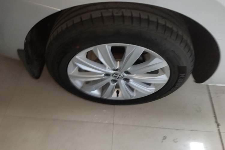 Used Volkswagen Bora 2016 1.6L Manual Comfort Model Right Rear Wheel Hub