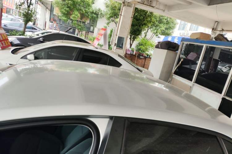 Used Volkswagen Bora 2016 1.6L Automatic Fashion Model Roof
