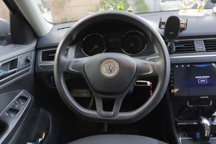 Used Volkswagen Bora 2016 1.6L Automatic Fashion Model Steering Wheel