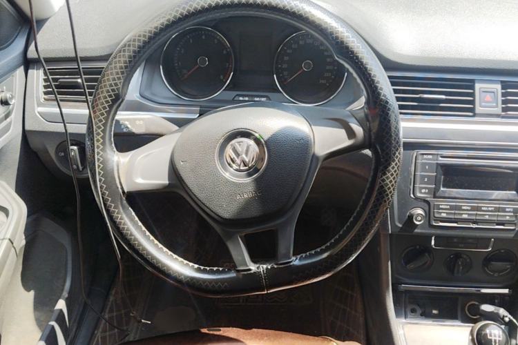 Used Volkswagen Bora 2016 1.6L Manual Fashion Edition Steering Wheel