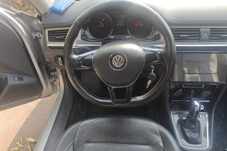 Used Volkswagen Bora 2016 1.6L Automatic Comfort Model Steering Wheel