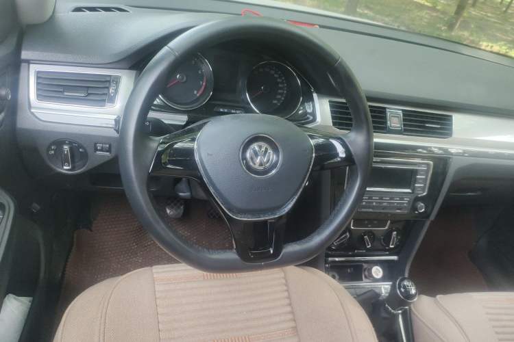 Used Volkswagen Bora 2016 1.6L Manual Comfort Model Steering Wheel
