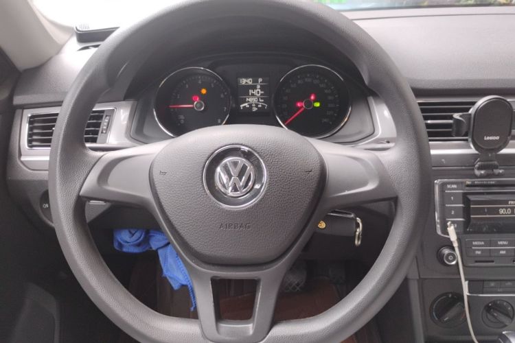 Used Volkswagen Bora 2016 1.6L Automatic Fashion Model Steering Wheel