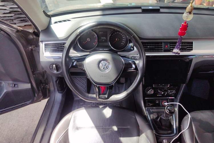Used Volkswagen Bora 2016 1.6L Manual Comfort Model Steering Wheel
