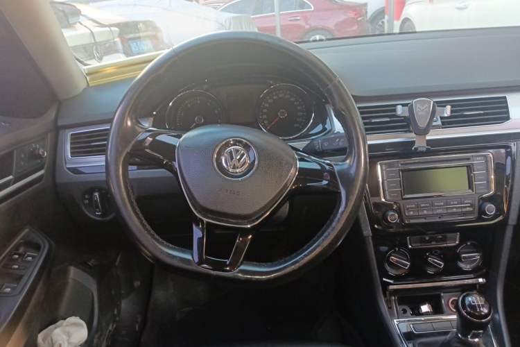 Used Volkswagen Bora 2016 1.6L Manual Comfort Model Steering Wheel