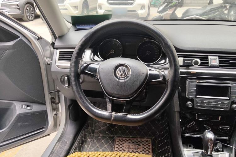 Used Volkswagen Bora 2016 1.6L Automatic Comfort Model Steering Wheel