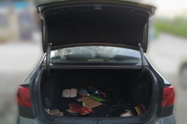 Used Volkswagen Bora 2016 1.6L Automatic Fashion Model Trunk