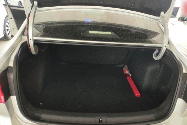 Used Volkswagen Bora 2016 1.6L Automatic Fashion Model Trunk