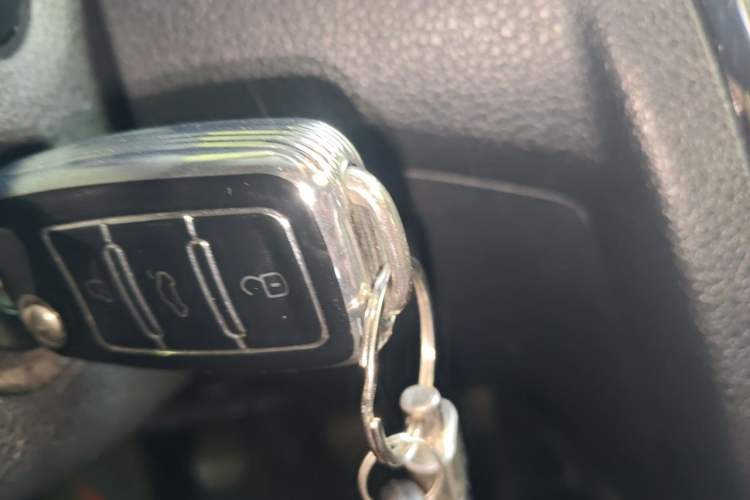 Used Volkswagen Bora 2016 1.6L Manual Fashion Edition Vehicle Key