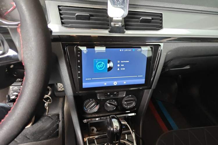 Used Volkswagen Bora 2016 1.6L Automatic Comfort Model Audio And AC Panel