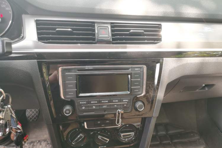 Used Volkswagen Bora 2016 1.6L Manual Comfort Model Audio And AC Panel