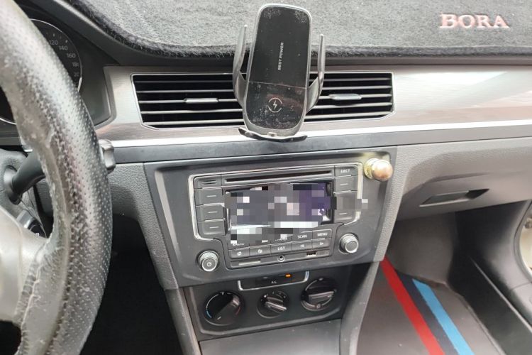 Used Volkswagen Bora 2016 1.6L Automatic Fashion Model Audio And AC Panel