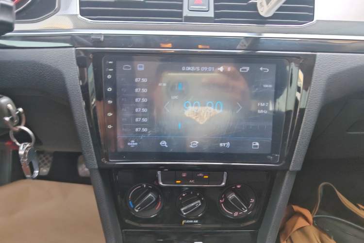 Used Volkswagen Bora 2016 1.6L Manual Comfort Model Audio And AC Panel