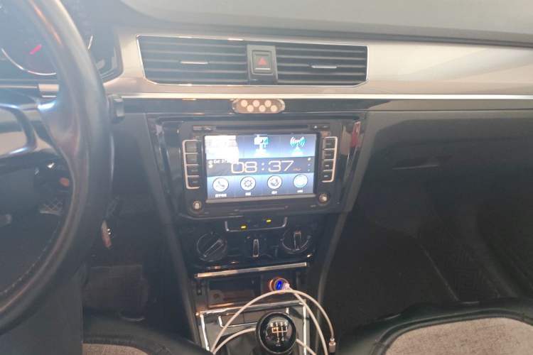 Used Volkswagen Bora 2016 1.6L Manual Comfort Model Audio And AC Panel