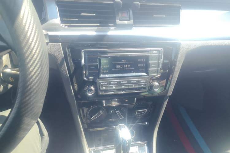 Used Volkswagen Bora 2016 1.6L Automatic Comfort Model Audio And AC Panel