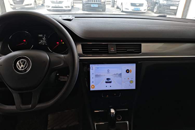 Used Volkswagen Bora 2016 1.6L Automatic Fashion Model Audio And AC Panel