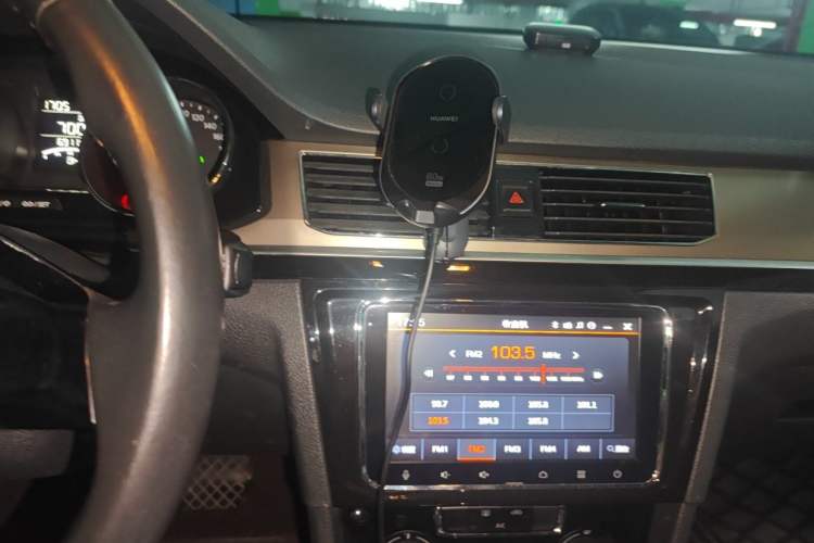 Used Volkswagen Bora 2016 230TSI DSG 25th Anniversary Edition Audio And AC Panel