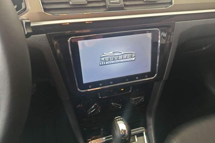 Used Volkswagen Bora 2016 230TSI DSG 25th Anniversary Edition Audio And AC Panel