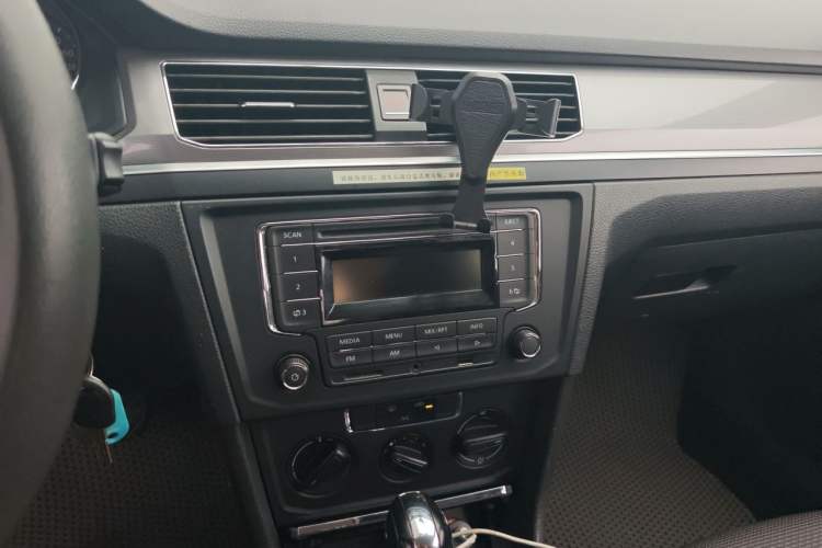 Used Volkswagen Bora 2016 1.6L Automatic Fashion Model Audio And AC Panel