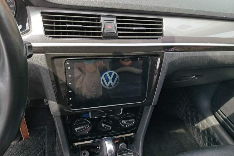 Used Volkswagen Bora 2016 1.6L Automatic Comfort Model Audio And AC Panel
