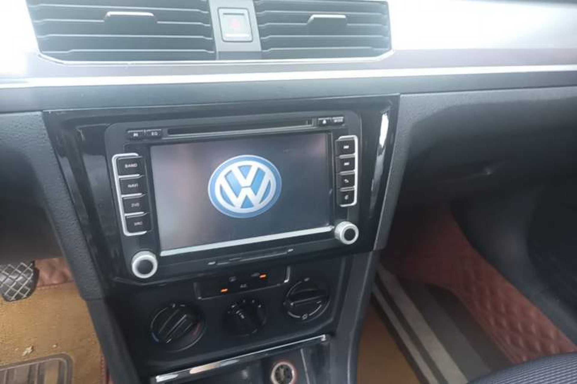 Used Volkswagen Bora 2016 1.6L Manual Fashion Edition Audio And AC Panel