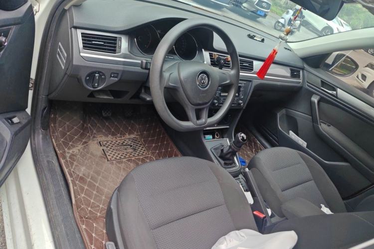 Used Volkswagen Bora 2016 1.6L Manual Fashion Edition Center Console
