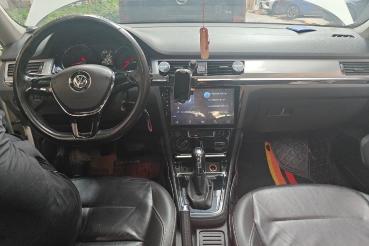 Used Volkswagen Bora 2016 230TSI DSG Comfort Model Center Console