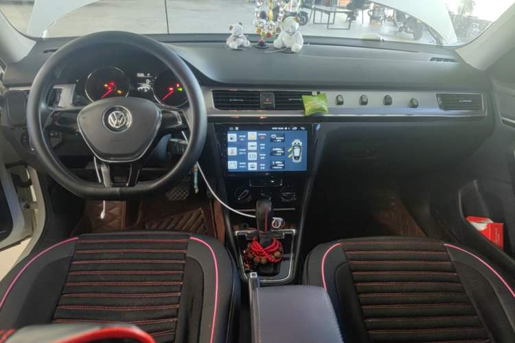 Used Volkswagen Bora 2016 230TSI DSG Comfort Model Center Console