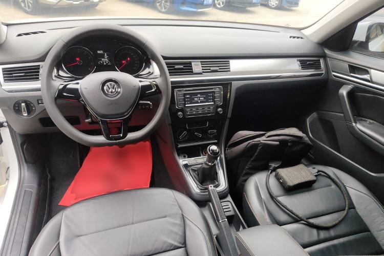 Used Volkswagen Bora 2016 230TSI Manual Comfort Version Center Console