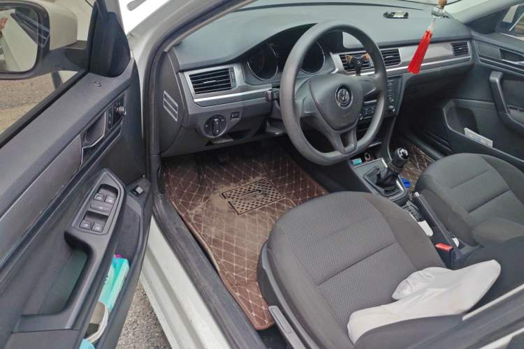 Used Volkswagen Bora 2016 1.6L Manual Fashion Edition Driver Seat