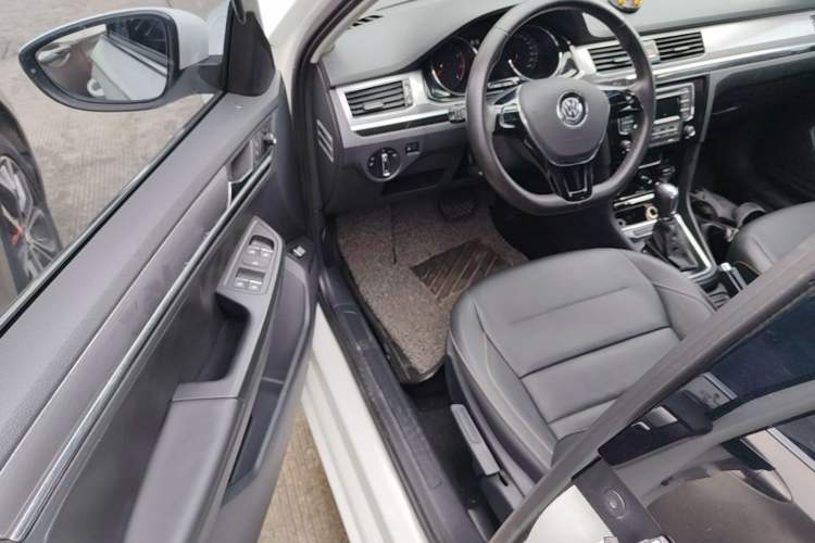 Used Volkswagen Bora 2016 1.6L Automatic Comfort Model Driver Seat
