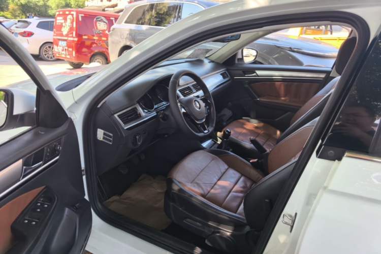 Used Volkswagen Bora 2016 1.6L Manual Comfort Model Driver Seat