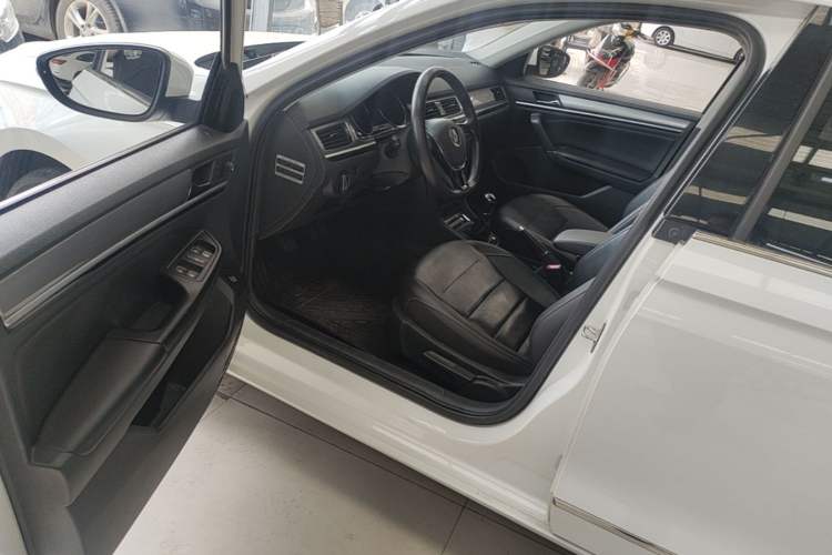 Used Volkswagen Bora 2016 1.6L Manual Comfort Model Driver Seat