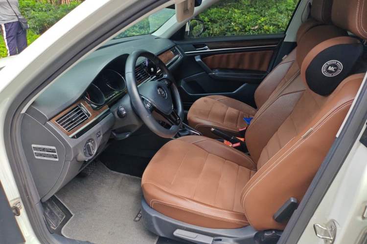 Used Volkswagen Bora 2016 1.6L Automatic Luxury Model Driver Seat