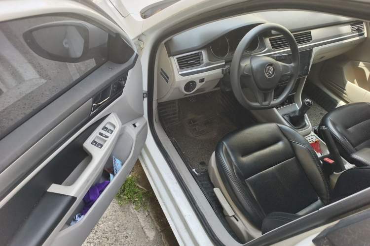 Used Volkswagen Bora 2016 1.6L Manual Fashion Edition Driver Seat