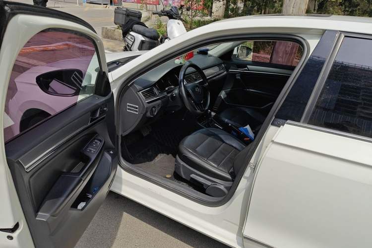 Used Volkswagen Bora 2016 1.6L Automatic Comfort Model Driver Seat